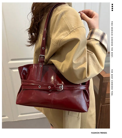 Numa Glossy Patent Tote