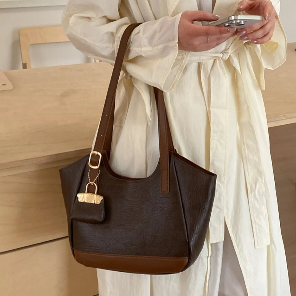Classic Retro Shoulder Bag