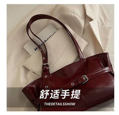 Numa Glossy Patent Tote