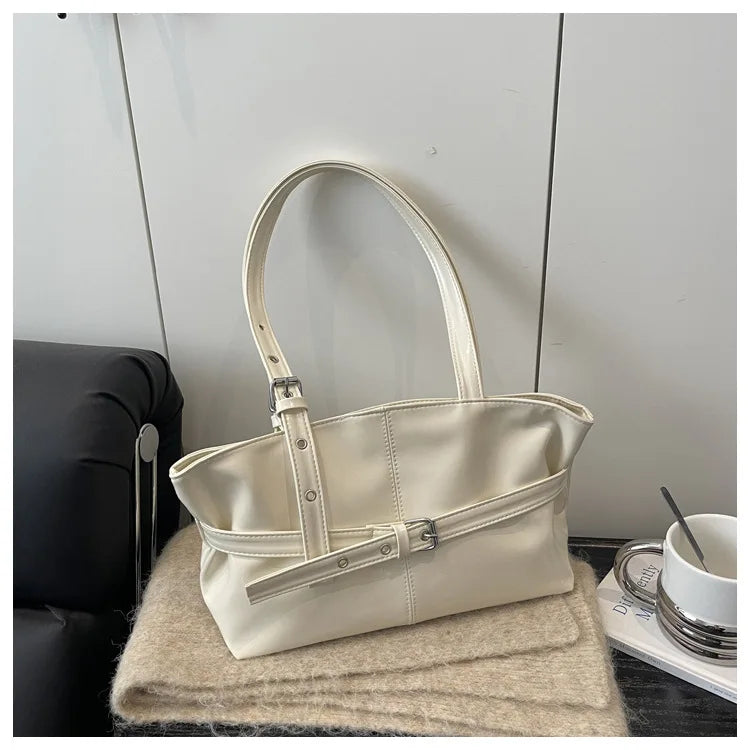 Numa Glossy Patent Tote