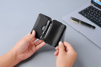 Minimalist Magnetic EDC Wallet