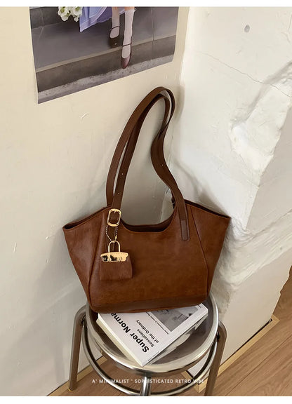 Classic Retro Shoulder Bag